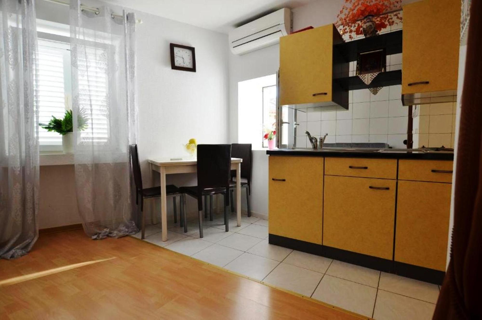 Excelsior Apartments Ρόβινι Εξωτερικό φωτογραφία