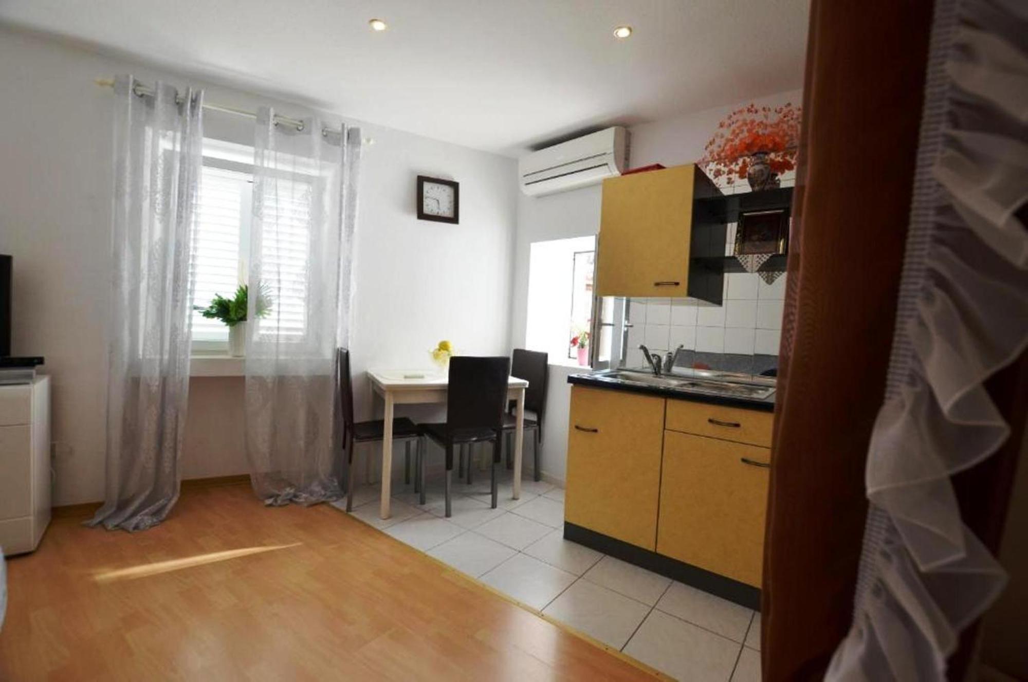 Excelsior Apartments Ρόβινι Εξωτερικό φωτογραφία